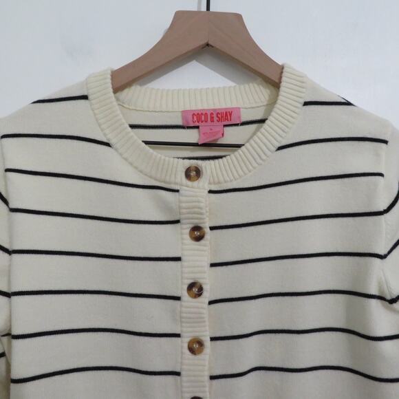 Coco & Shay Women s Sz XL Cream Navy Striped Button Front Cropped Sweater - Picture 3 of 5
